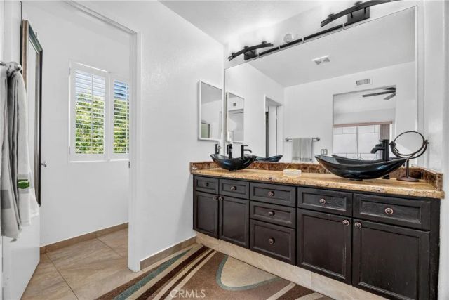 27630 Iris, Castaic, CA 91384