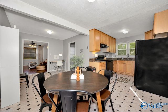 3809 8th Avenue SW, Huntsville, AL 35805