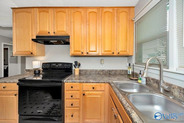 3809 8th Avenue SW, Huntsville, AL 35805