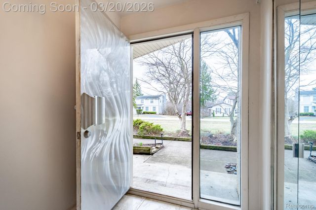 5832 Shaun Road, West Bloomfield Charter Township, MI 48322