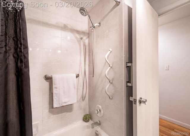 5832 Shaun Road, West Bloomfield Charter Township, MI 48322