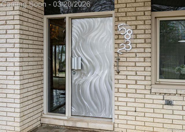 5832 Shaun Road, West Bloomfield Charter Township, MI 48322