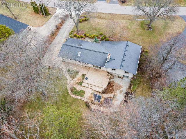 5832 Shaun Road, West Bloomfield Charter Township, MI 48322