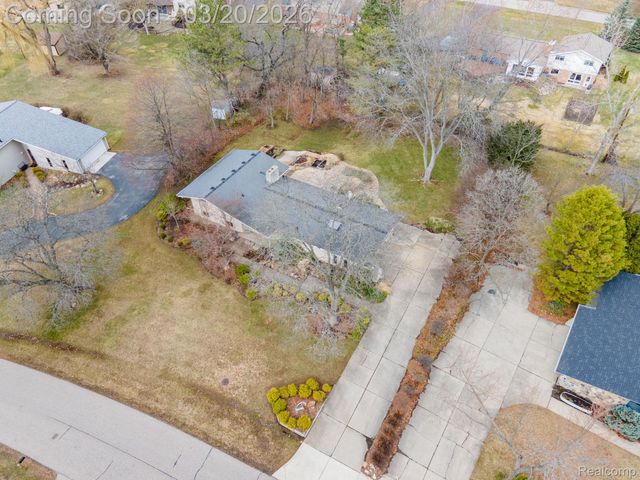 5832 Shaun Road, West Bloomfield Charter Township, MI 48322