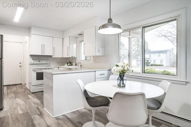 5832 Shaun Road, West Bloomfield Charter Township, MI 48322