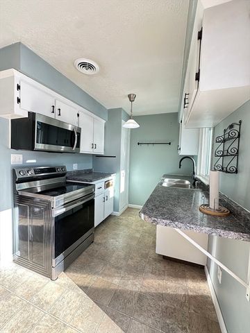 3 Sylvia St, Palmer, MA 01080