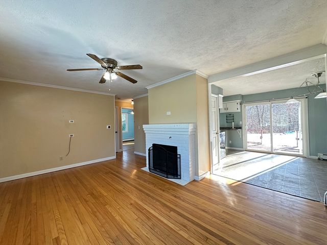 3 Sylvia St, Palmer, MA 01080