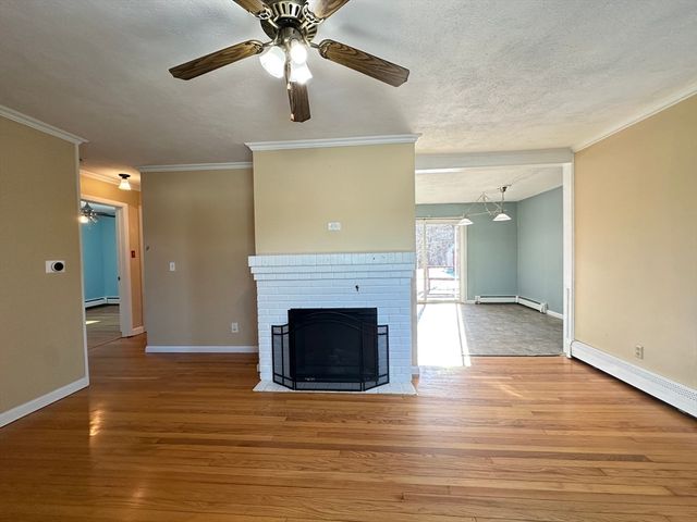 3 Sylvia St, Palmer, MA 01080