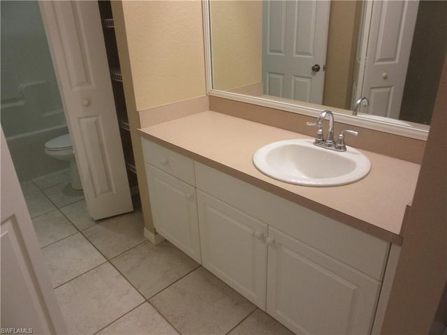 271 SW 4th ST 271, Cape Coral, FL 33991