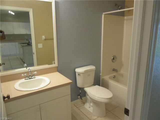 271 SW 4th ST 271, Cape Coral, FL 33991
