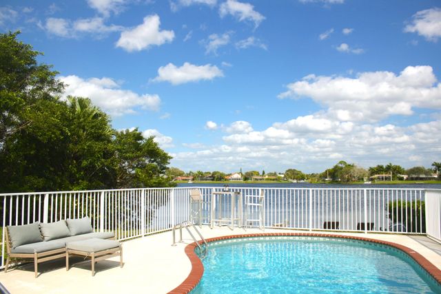 12744 Meadowbreeze Drive, Wellington, FL 33414