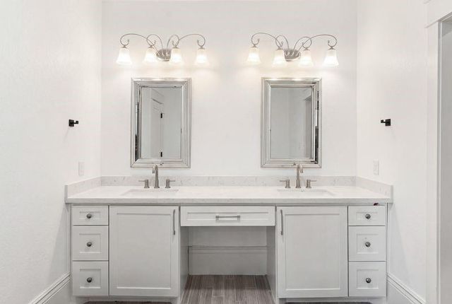 124 N 2nd Street, La Porte, TX 77571