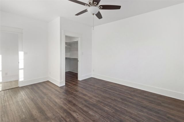 124 N 2nd Street, La Porte, TX 77571