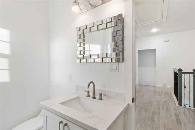 124 N 2nd Street, La Porte, TX 77571