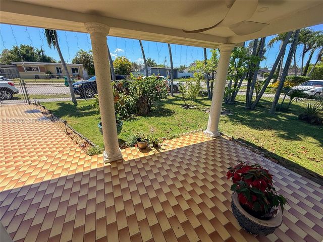 9971 SW 41st Ter, Miami, FL 33165