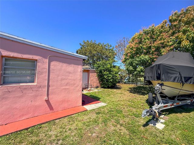 9971 SW 41st Ter, Miami, FL 33165