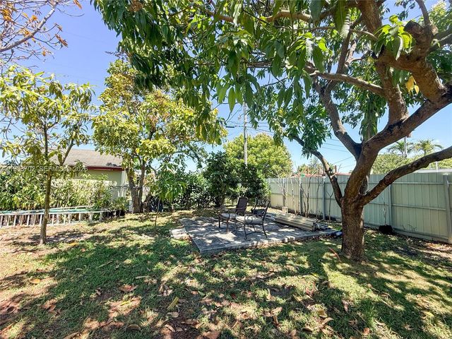 9971 SW 41st Ter, Miami, FL 33165