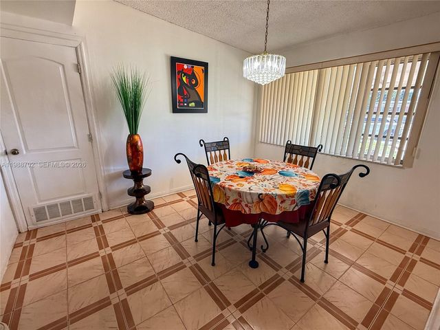 9971 SW 41st Ter, Miami, FL 33165