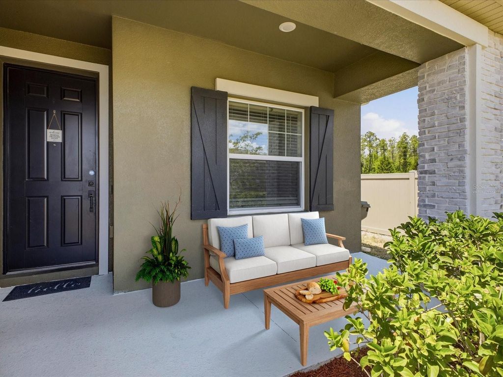 Image 3 of property listing at 1861 BLACK MAPLE PLACE, Ocoee, FL 34761