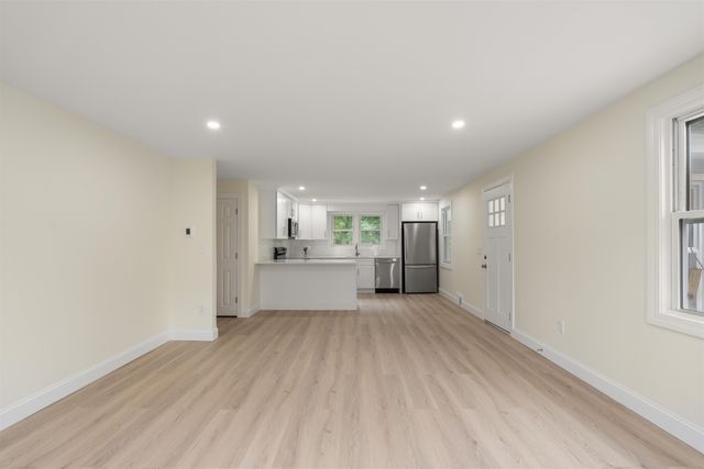8 Blue Hill Avenue Unit 2, Nashua, NH 03064