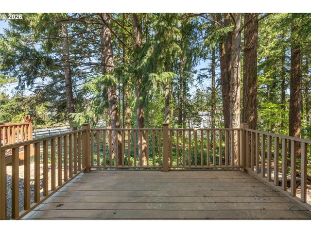 20123 HOODVIEW Ave, West Linn, OR 97068