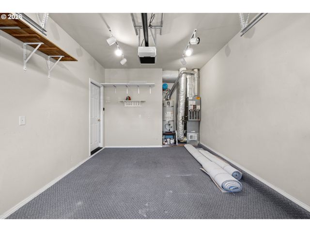 20123 HOODVIEW Ave, West Linn, OR 97068