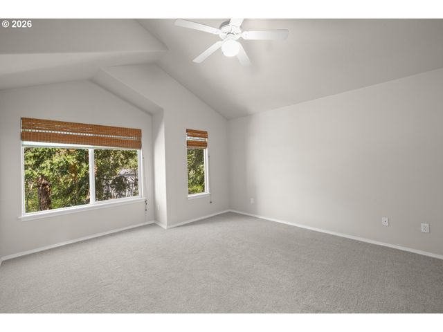 20123 HOODVIEW Ave, West Linn, OR 97068