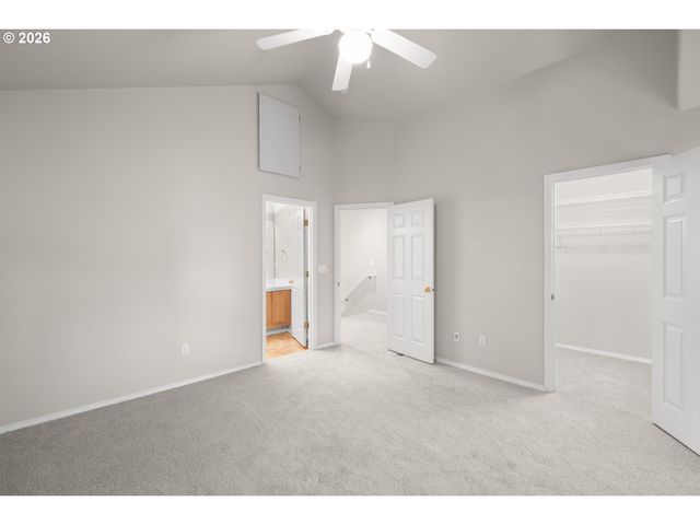 20123 HOODVIEW Ave, West Linn, OR 97068