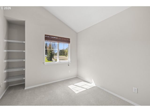 20123 HOODVIEW Ave, West Linn, OR 97068