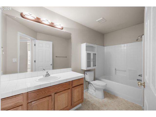 20123 HOODVIEW Ave, West Linn, OR 97068