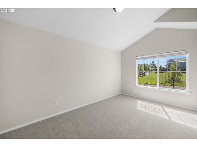 20123 HOODVIEW Ave, West Linn, OR 97068