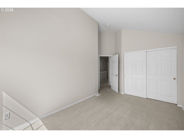 20123 HOODVIEW Ave, West Linn, OR 97068