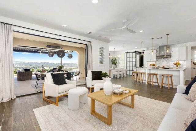 89 Ventada, Rancho Mission Viejo, CA 92694