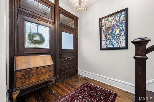 2745 Armand Place, St Louis, MO 63104