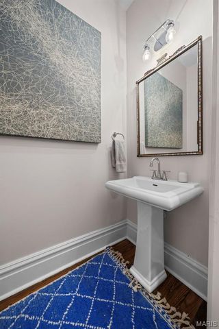 2745 Armand Place, St Louis, MO 63104