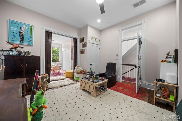 2745 Armand Place, St Louis, MO 63104