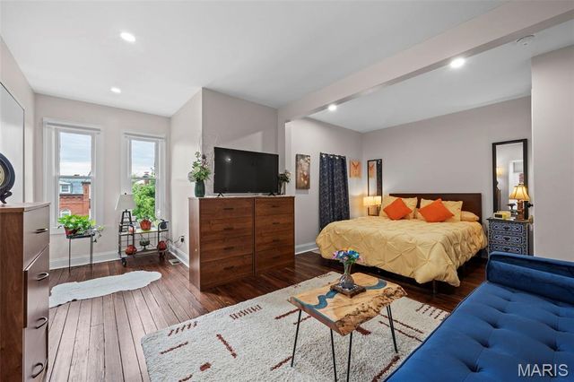2745 Armand Place, St Louis, MO 63104