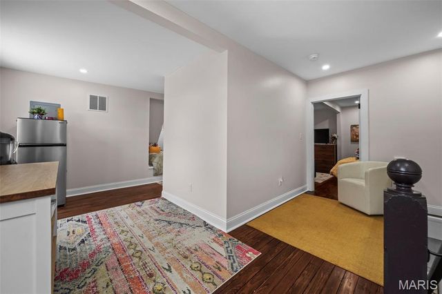 2745 Armand Place, St Louis, MO 63104