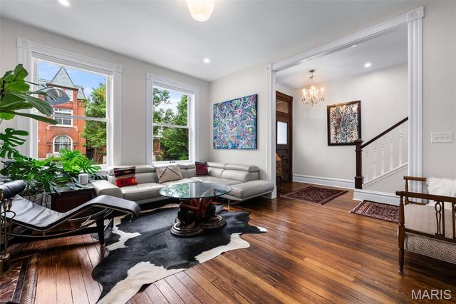 2745 Armand Place, St Louis, MO 63104