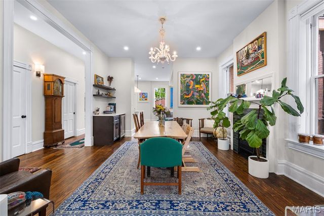 2745 Armand Place, St Louis, MO 63104