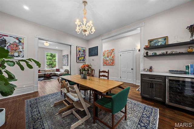 2745 Armand Place, St Louis, MO 63104