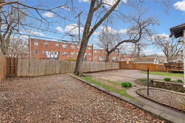 319 E 70th Terrace, Kansas City, MO 64113