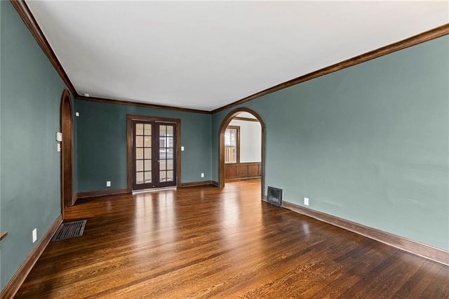 319 E 70th Terrace, Kansas City, MO 64113