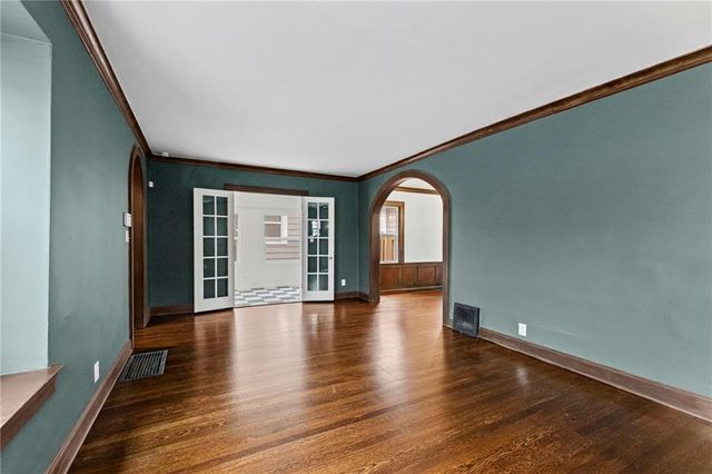 319 E 70th Terrace, Kansas City, MO 64113