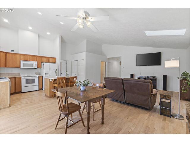 38984 JERGER St, Sandy, OR 97055