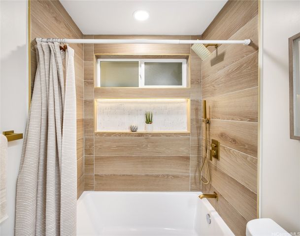 3272 Paumaka Place, Honolulu, HI 96822