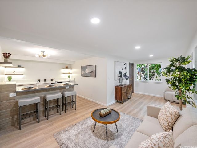 3272 Paumaka Place, Honolulu, HI 96822