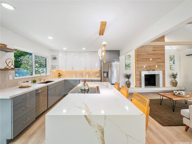 3272 Paumaka Place, Honolulu, HI 96822