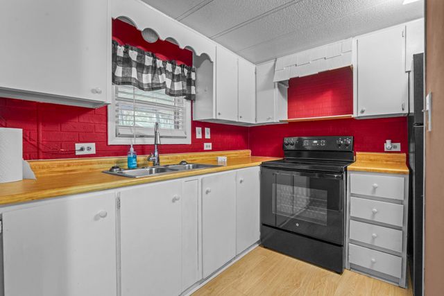 2975 Montgomery Trail, Murrells Inlet, SC 29576