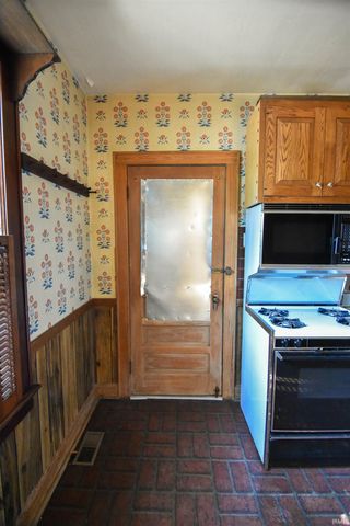5900 Newburgh Road, Evansville, IN 47715